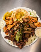 طبق مشاوي مشكّلة