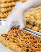 عش العصفور بالفستق أو الكاجو