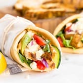 لفافة شاورما الدجاج