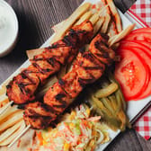 طبق شيش طاووق — سيخان
