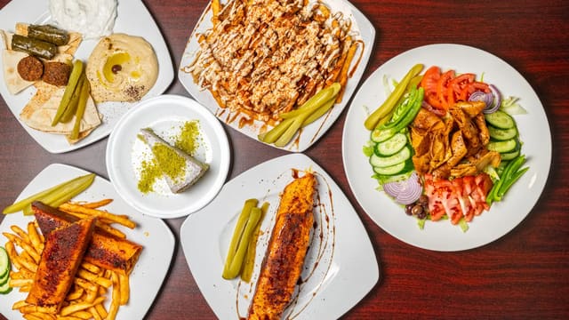 صورة من Zena's American Mediterranean Cuisine، ٣ من ٤