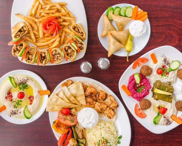 صورة من Zena's American Mediterranean Cuisine، ٢ من ٤