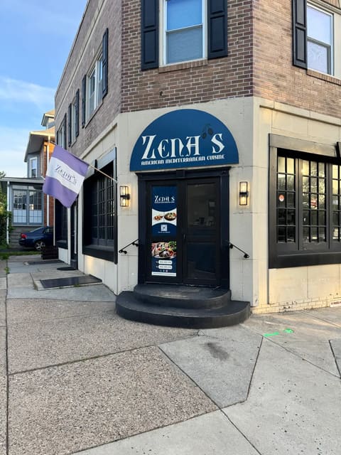 صورة من Zena's American Mediterranean Cuisine، ١ من ٤