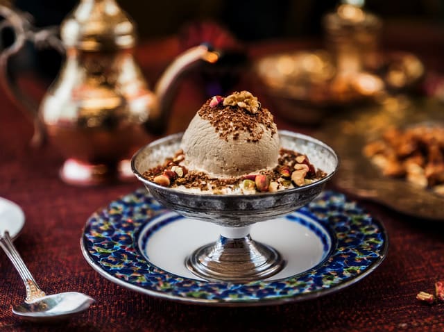 صورة من مقهى داماسكو، ٣ من ٨