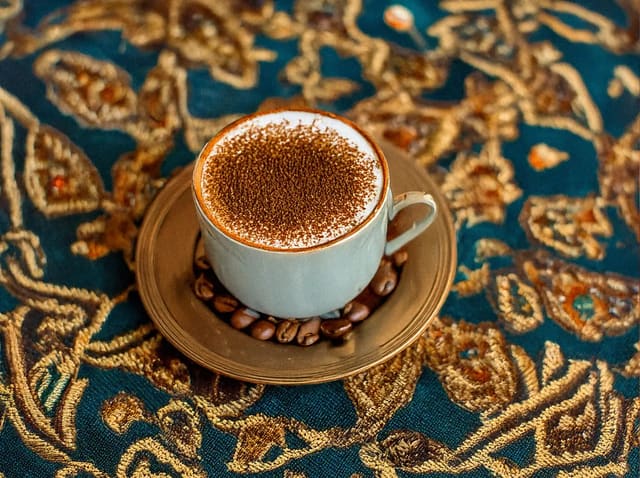 صورة من مقهى داماسكو، ٦ من ٨