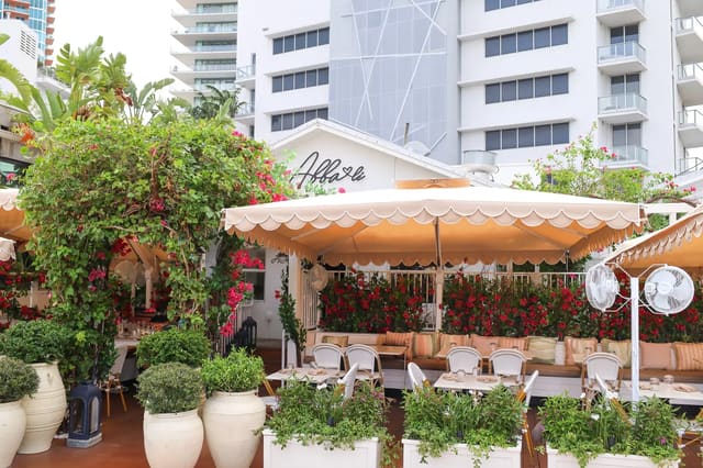 صورة من Abbalé Modern Mediterranean Kitchen — South Beach، ٢ من ٤
