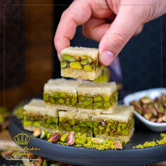 صورة من حلويات التاج، ٥ من ٨