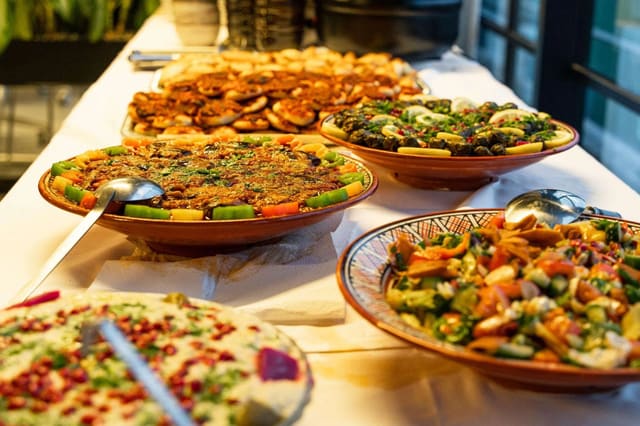 صورة من Hummus & Habibis، ١ من ٦