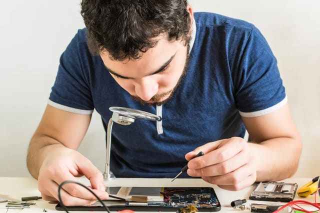 صورة من مركز تصفية الكمبيوترات (CLC)، ٢ من ٣