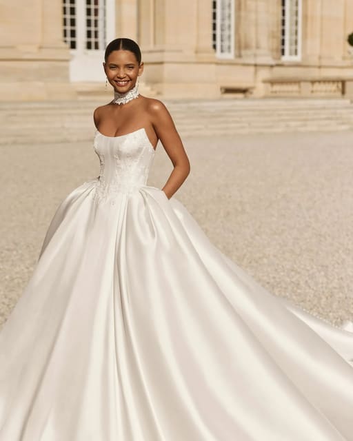 صورة من Proms & Weddings، ٢ من ٣