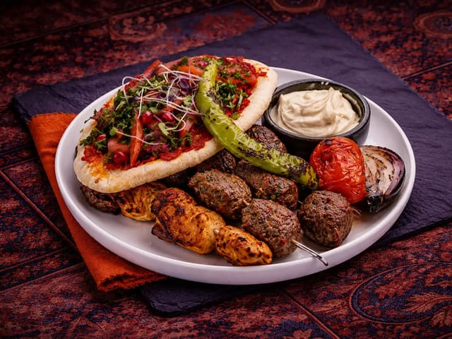 صورة من أبو الزلف، ٣ من ٦