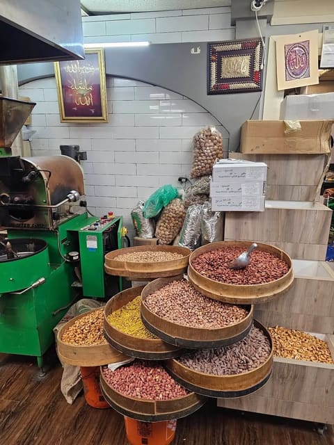 صورة من القطة للمكسرات، ١ من ٧