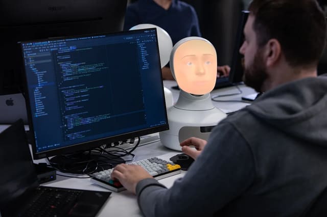صورة من Furhat Robotics، ٢ من ٣