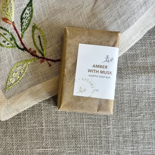 صورة من Mint + Laurel، ٢ من ٢