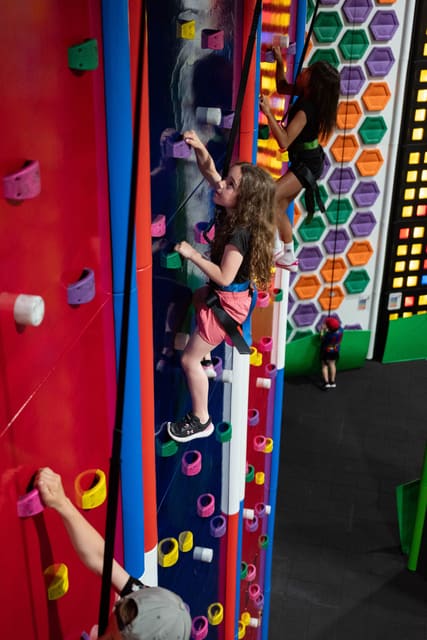 صورة من Clip ’n Climb Brossard: تسلق داخلي للأطفال والكبار، ٧ من ١٨