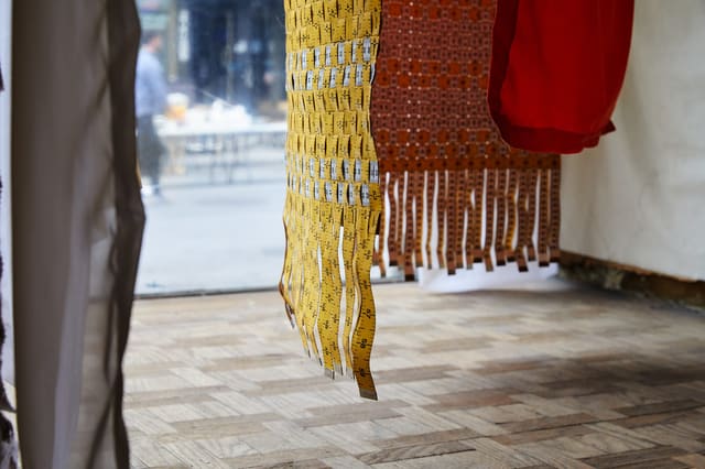 صورة من H. Fisher & Fils: متجر لوازم خياطة تاريخي على boulevard Saint-Laurent، ٣ من ٣