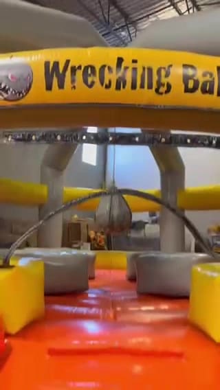 صورة من Big Fun Inflatable Park: ألعاب نفخ ومسارات تحدٍّ، ١ من ٢٥
