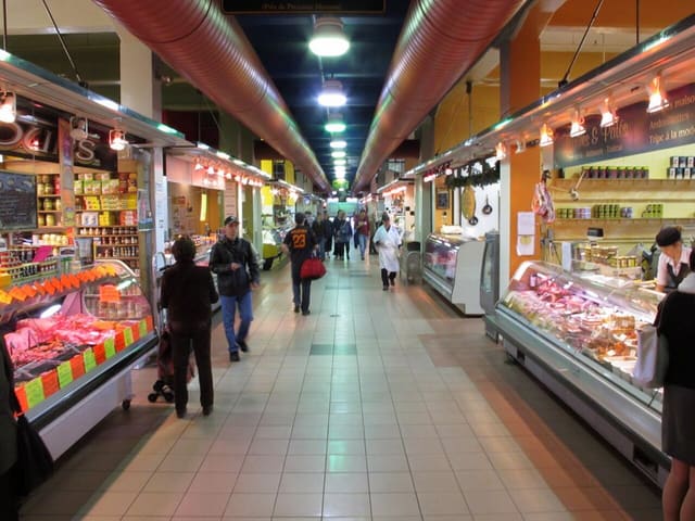 صورة من Marché Atwater: منتجات موسمية وسوق تاريخي، ٣ من ١٥