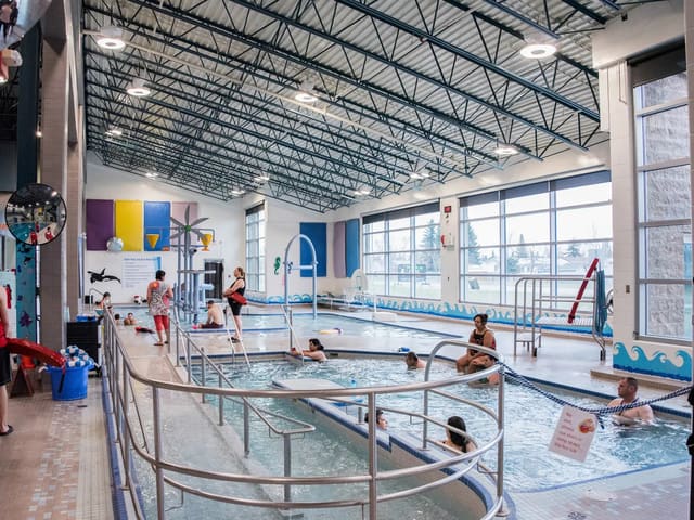 صورة من Strathmore Aquatic Centre: مسبح وزحليقة للأطفال، ٧ من ١٠