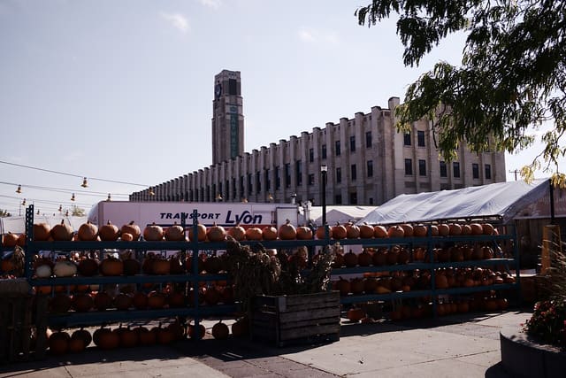 صورة من Marché Atwater: منتجات موسمية وسوق تاريخي، ٧ من ١٥