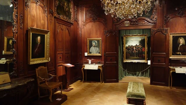 صورة من Château Ramezay: تاريخ مونتريال وحديقة الحاكم، ٨ من ١٥