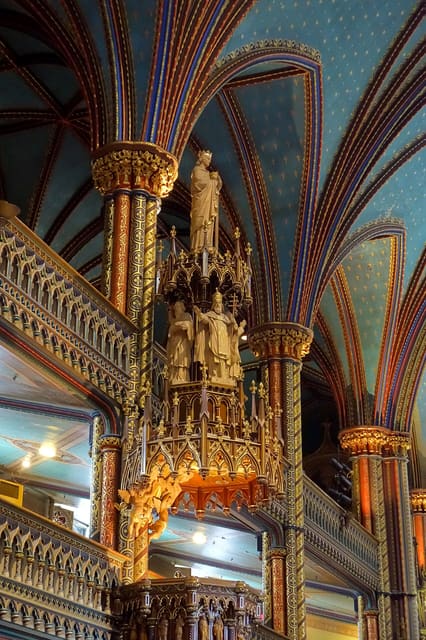 صورة من Basilique Notre-Dame: عمارة وزخارف تاريخية، ٥ من ١٥