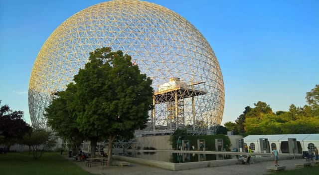 صورة من Biosphère: متحف البيئة داخل قبة Expo 67، ١ من ١٧
