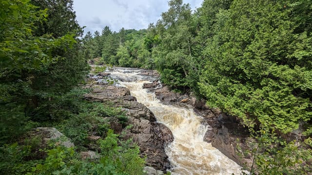 صورة من Chutes-Dorwin وMonte-à-Peine: شلالات Lanaudière في كل الفصول، ٣ من ٣٢