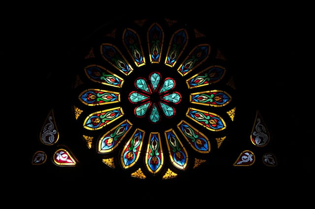 صورة من Basilique Notre-Dame: عمارة وزخارف تاريخية، ٨ من ١٥