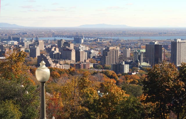 صورة من Belvédère Summit: إطلالة على مونتريال من أعلى Westmount، ٥ من ١٧