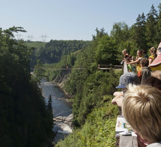 صورة من Canyon Sainte-Anne: شلال ٧٤ متراً وجسور معلّقة، ٦ من ١٧
