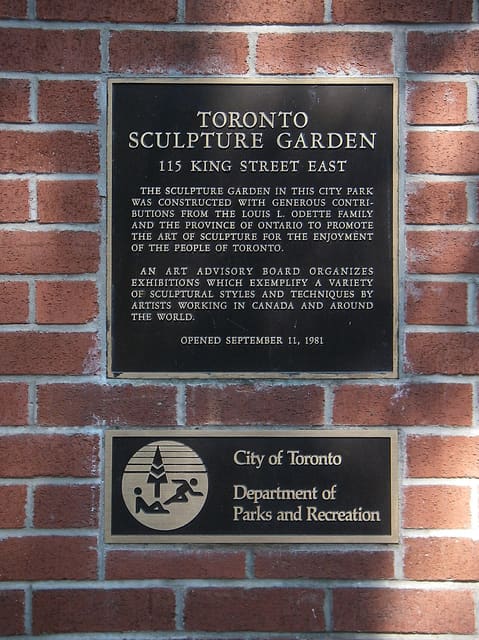 صورة من Toronto Sculpture Garden: محطة قصيرة للفن العام، ٨ من ٩
