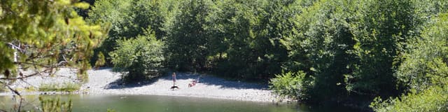 صورة من Sooke Potholes: نهر وأحواض صخرية طبيعية، ١ من ١
