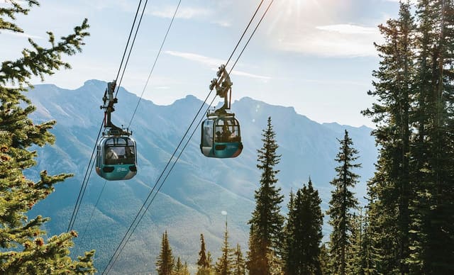 صورة من Banff Gondola: صعود إلى Sulphur Mountain، ١ من ١٥