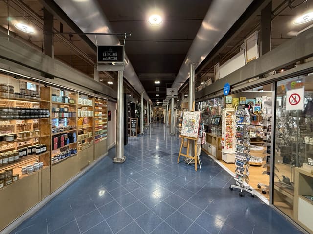صورة من Marché Bonsecours: السوق التاريخي ذو القبة الفضية، ٧ من ١٨