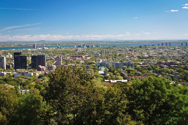 صورة من Belvédère Summit: إطلالة على مونتريال من أعلى Westmount، ٣ من ١٧