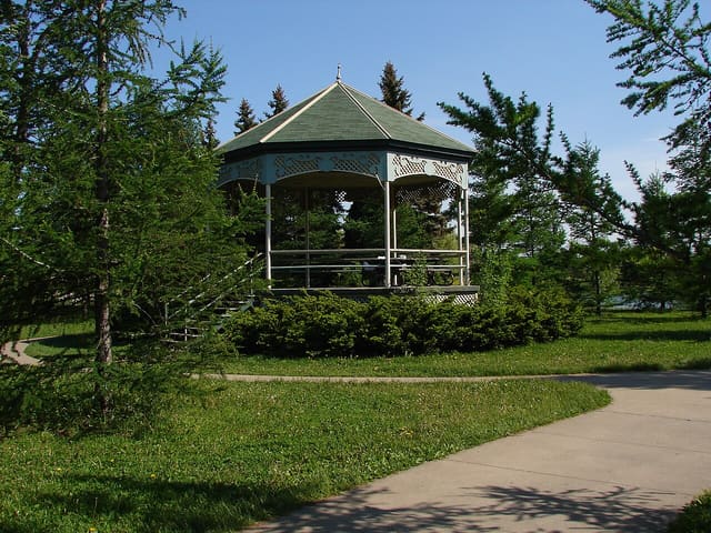 صورة من Parc Jarry: بركة وملاعب ومساحات للنزهة، ٧ من ١٥