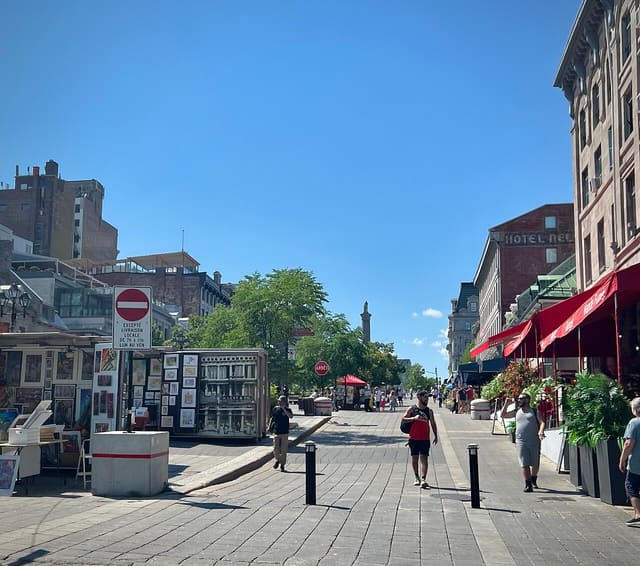 صورة من Place Jacques-Cartier: استراحة في مونتريال القديمة، ٢ من ١٧