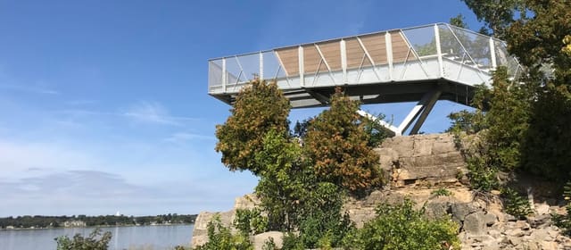 صورة من Parc-nature du Bois-de-l'Île-Bizard: إطلالة على البحيرة وشواء قرب الماء، ٣ من ١٥