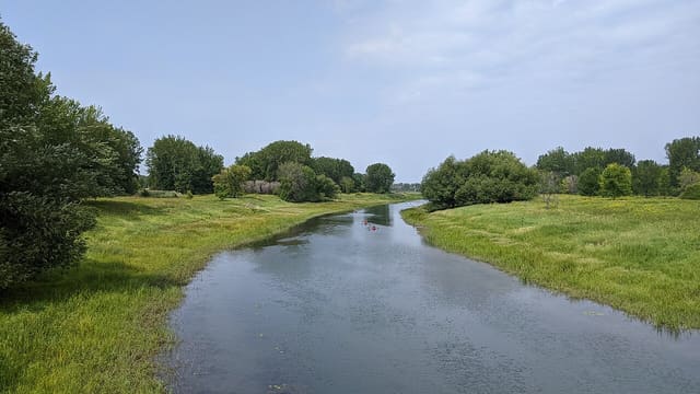 صورة من جزر Boucherville: دراجات وكاياك على نهر Saint-Laurent، ٢ من ١٥