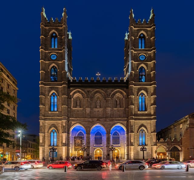 صورة من Basilique Notre-Dame: عمارة وزخارف تاريخية، ٢ من ١٥