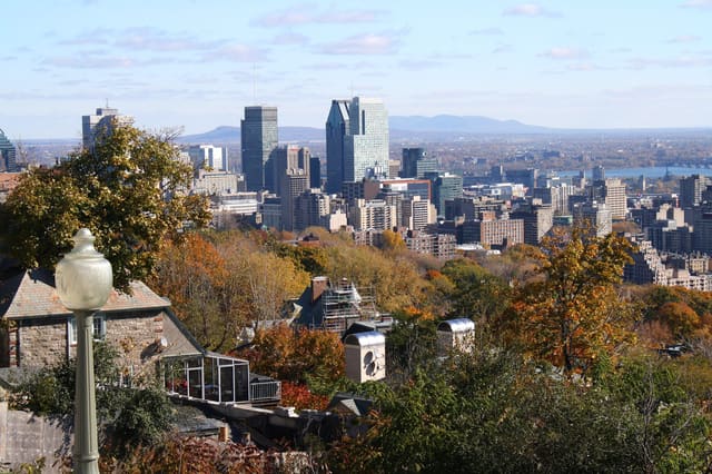 صورة من Belvédère Summit: إطلالة على مونتريال من أعلى Westmount، ٤ من ١٧