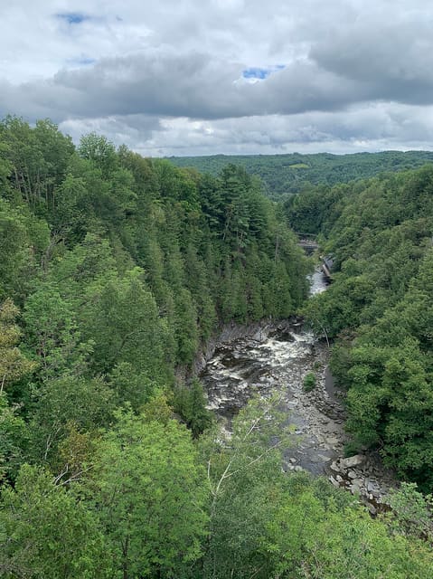 صورة من Gorge de Coaticook: جسر معلق ومسارات مشي، ٣ من ١٥
