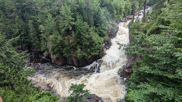 صورة من Chutes-Dorwin وMonte-à-Peine: شلالات Lanaudière في كل الفصول، ٢ من ٣٢