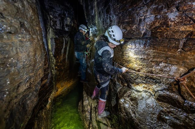 صورة من Caverne de Saint-Léonard: جولة مرشدة في كهف تحت Parc Pie-XII، ١ من ٨