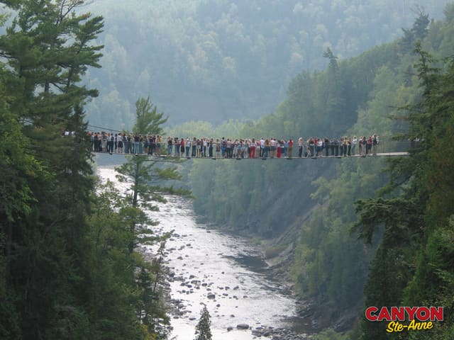 صورة من Canyon Sainte-Anne: شلال ٧٤ متراً وجسور معلّقة، ٨ من ١٧