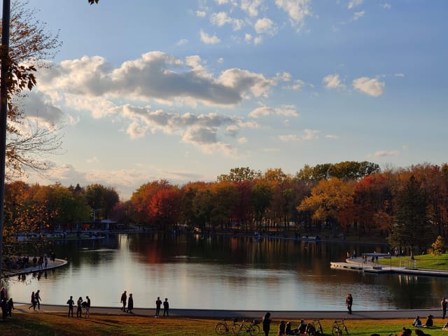 صورة من Lac aux Castors: نزهة حول البحيرة، ١ من ٢٣