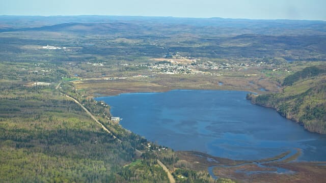 صورة من Lac Taureau: مسار Baie-du-Milieu وإطلالات البحيرة، ٣ من ١٨