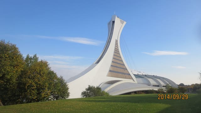 صورة من Parc olympique: ساحات الملعب الأولمبي ومسار Morgan، ٤ من ١٨