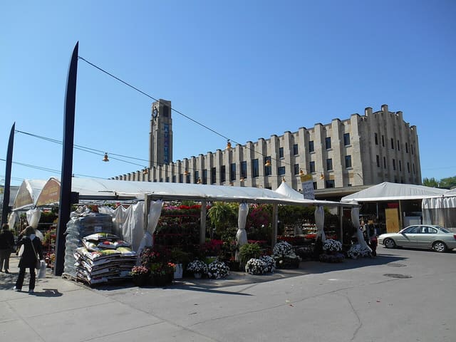 صورة من Marché Atwater: منتجات موسمية وسوق تاريخي، ٨ من ١٥